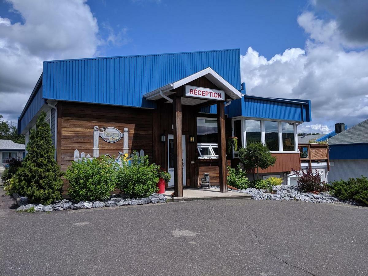Motel Claude Degelis Exteriör bild