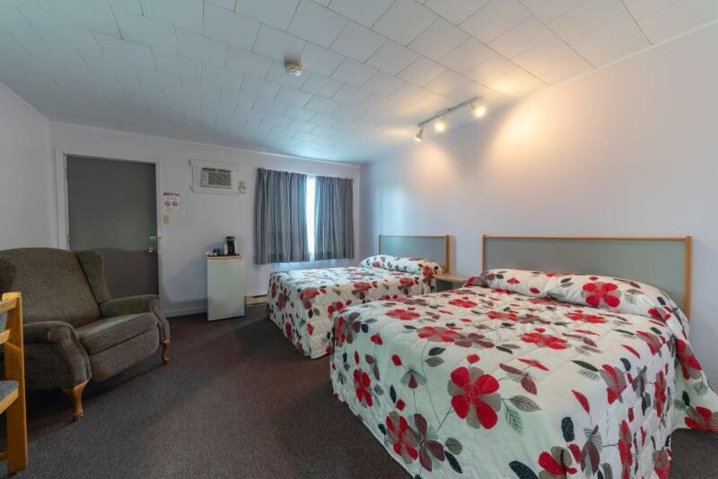 Motel Claude Degelis Exteriör bild